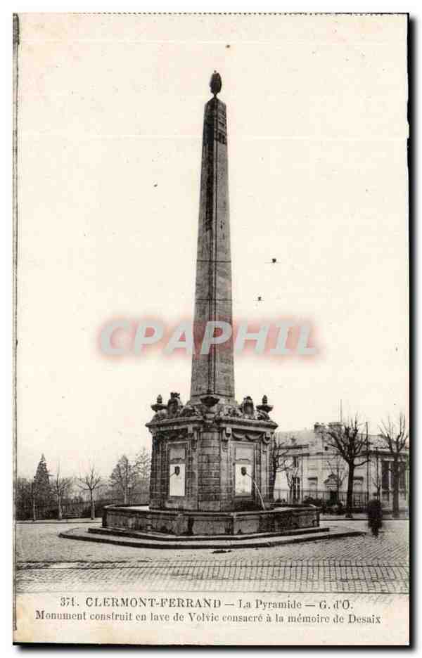 Clermont Ferrand CPA La pyramide monument construit en lave de Volvic consacre a la memoire de Desaix