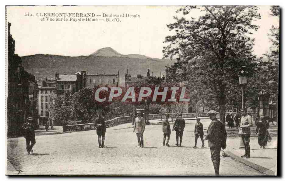 Clermont Ferrand CPA Boulevard Desaix et vue sur le Puy d eDome