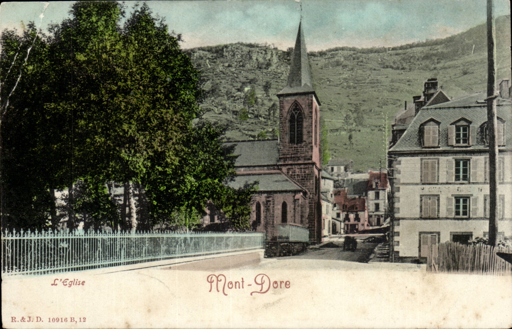 Le Mont Dore - L'Eglise - CPA 