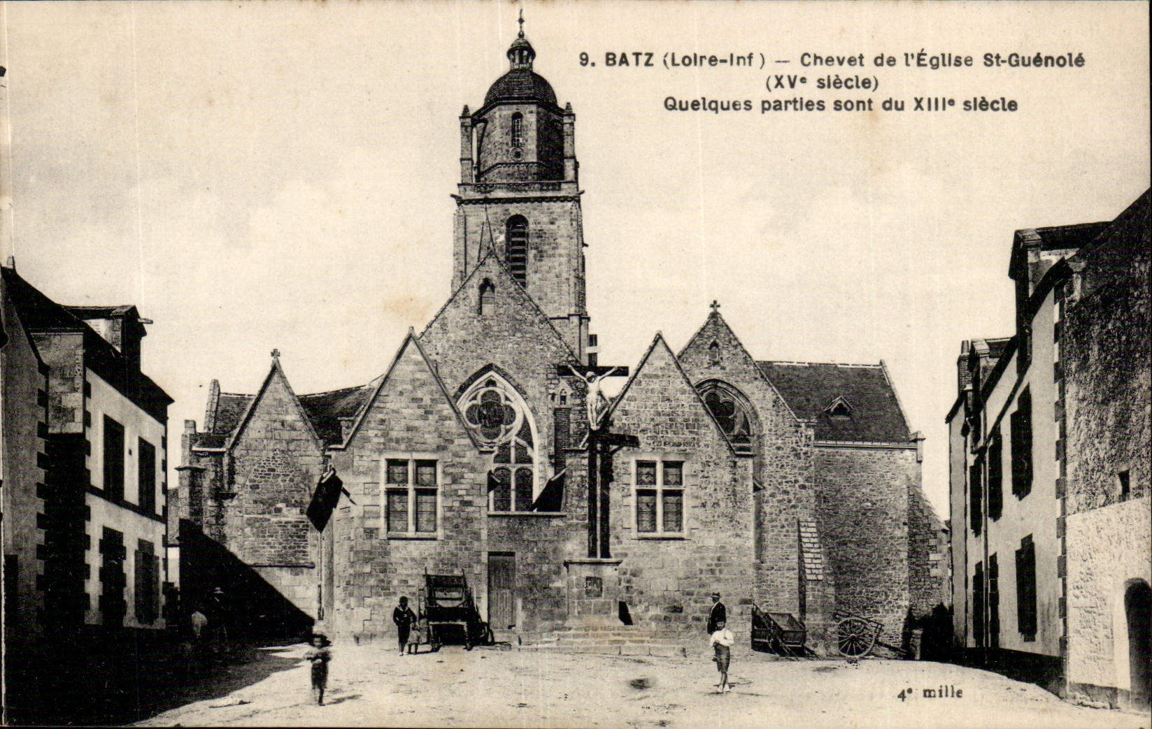 batz - Chevet de l'Eglise St Guenole - Quelques parties sont du XIII siecle - CPA 