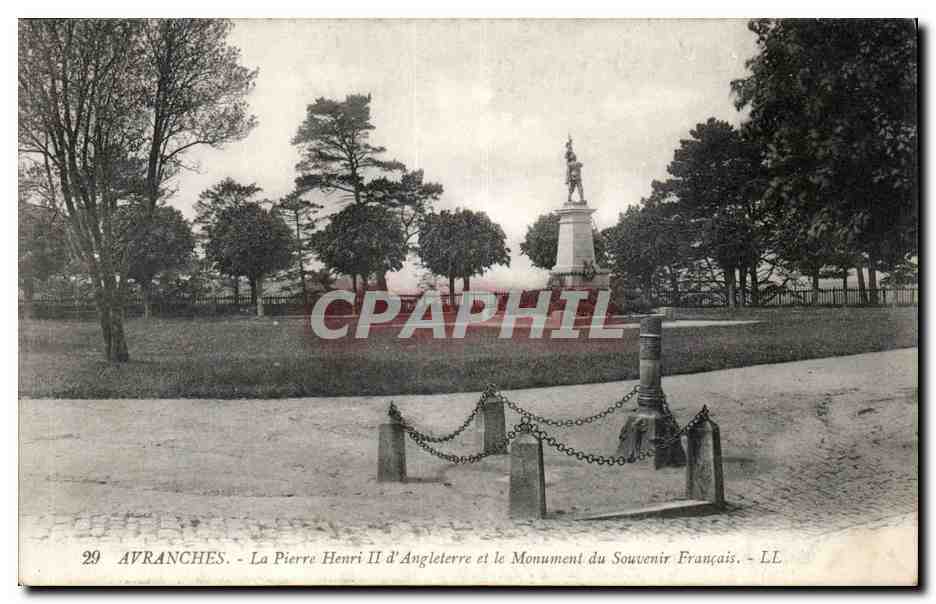 Avranches - La Pierre Henri II d'Angleterre et le Monument du Souvenir Français