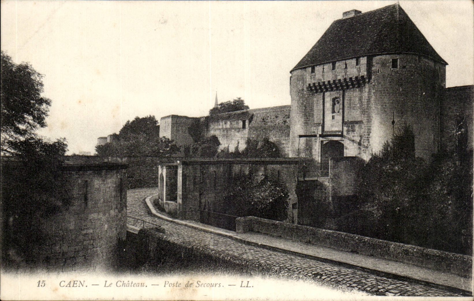 Caen - Le Chateau - Poste de Secours CPA 