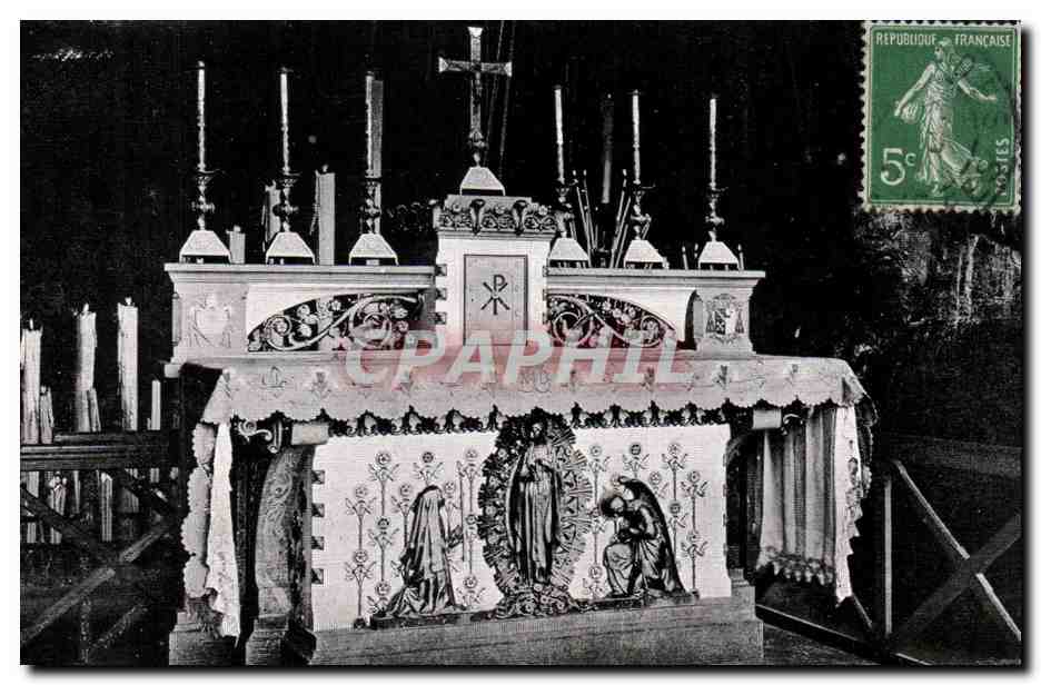 Lourdes CPA L'autel en argent dans la grotte