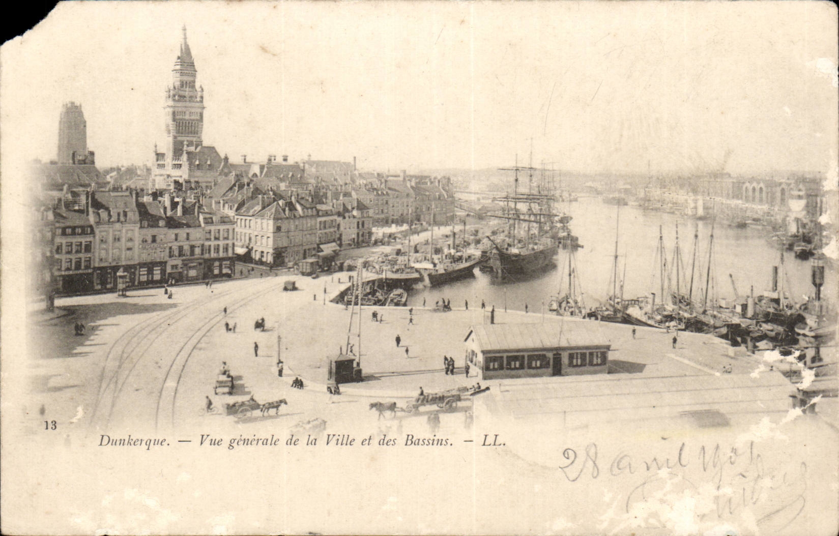 Dunkerque CPA Vue generale de la ville et des bassins