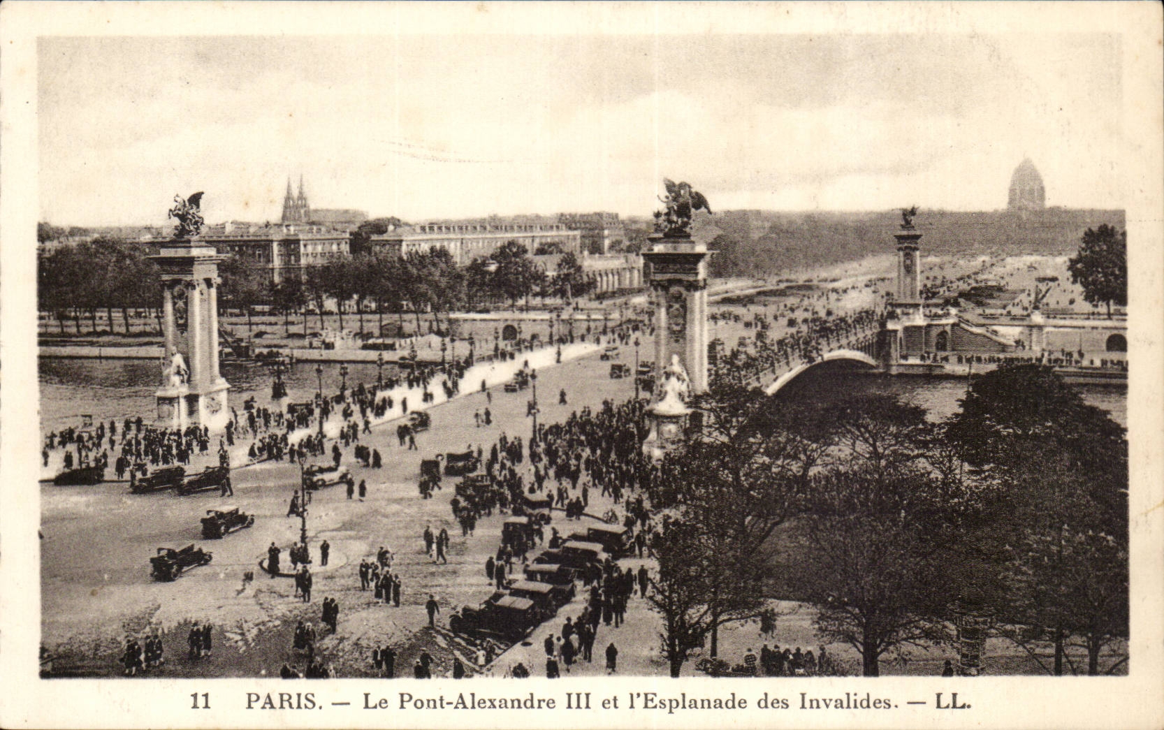 Paris CPA Pont Alexandre III et Esplanade des Invalides