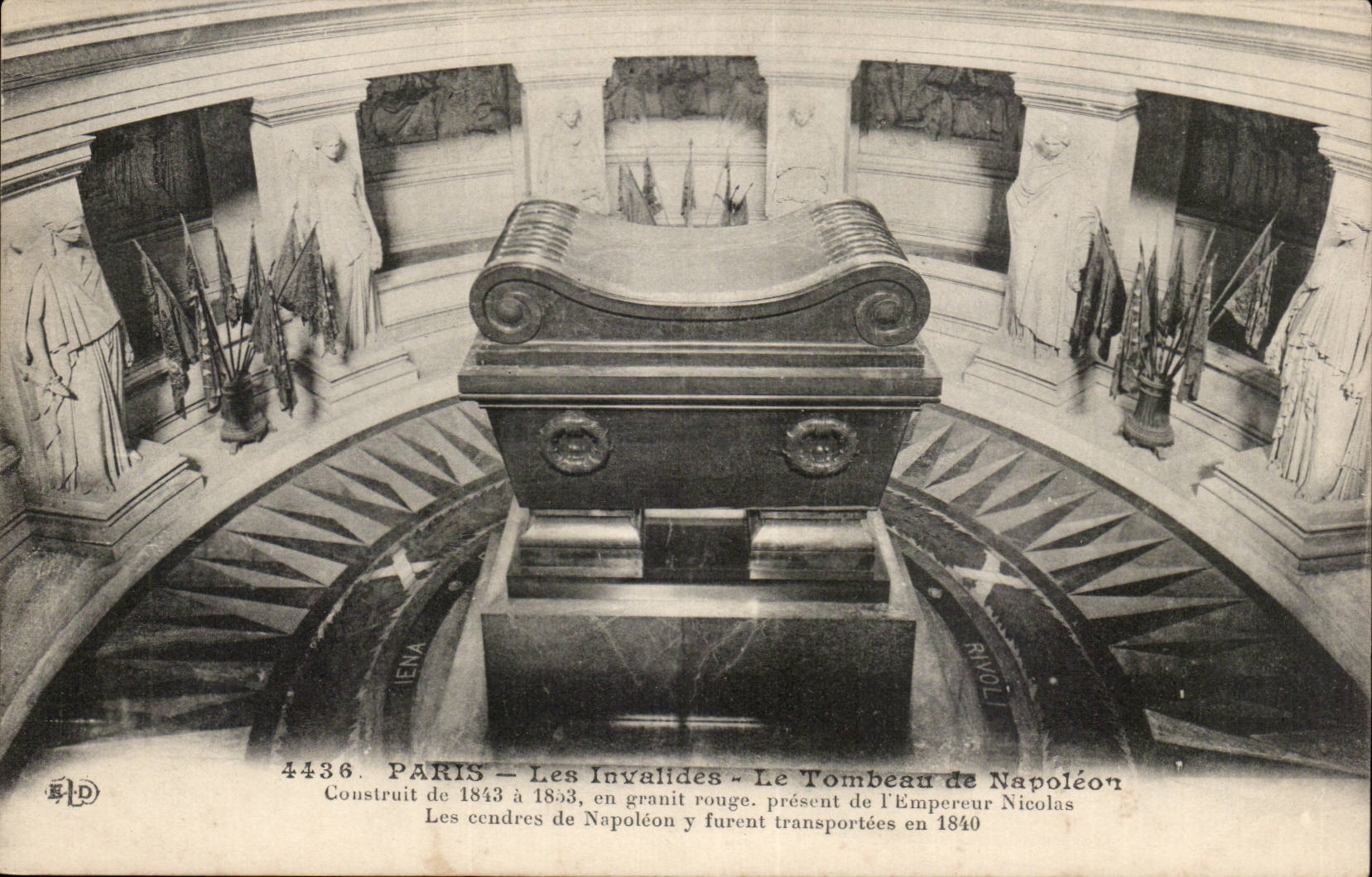 Paris CPA Les Invalides Le tombeau de Napoleon