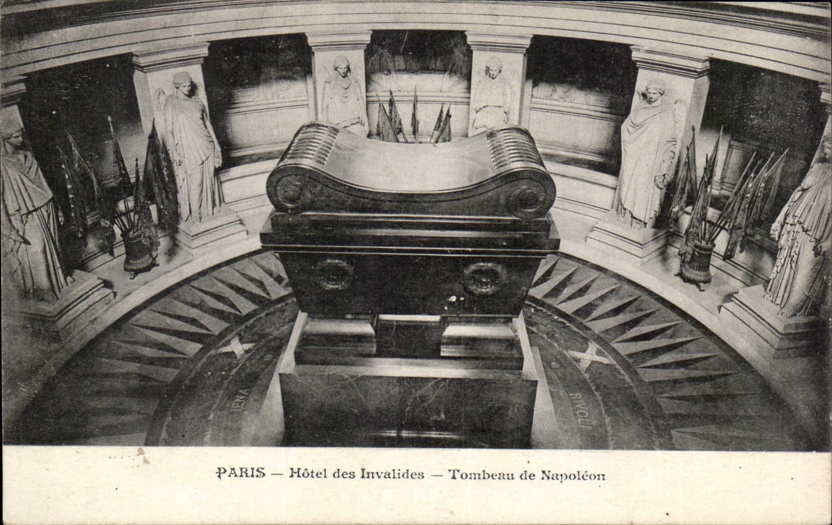 Paris CPA Les Invalides Le tombeau de Napoleon