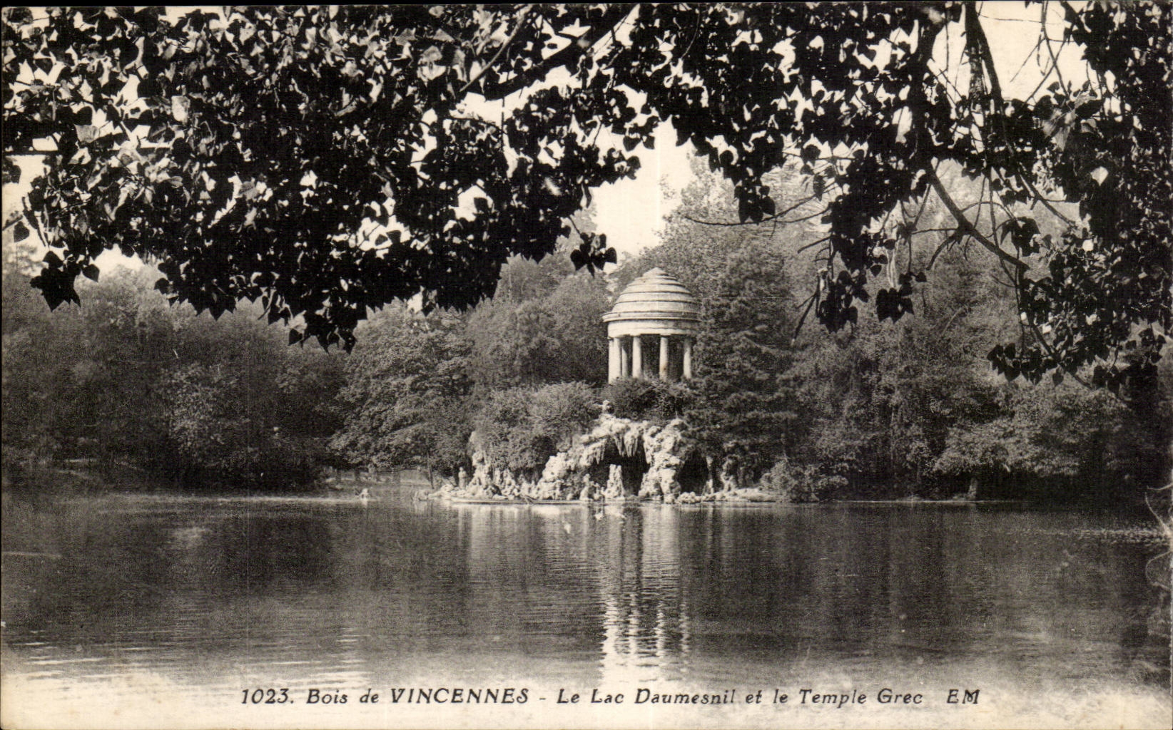 Bois de VINCENNES - Le Lac Daumesnil et le Temple Grec - Éditeur E.M. n°1023