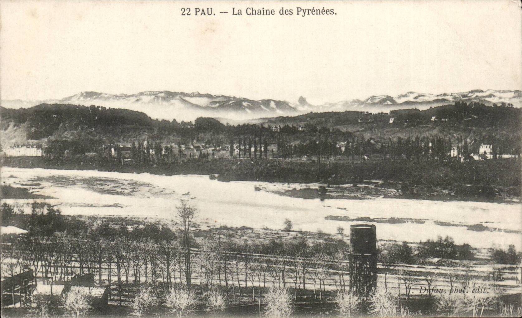 Pau - La Chaine des Pyrenees - CPA train