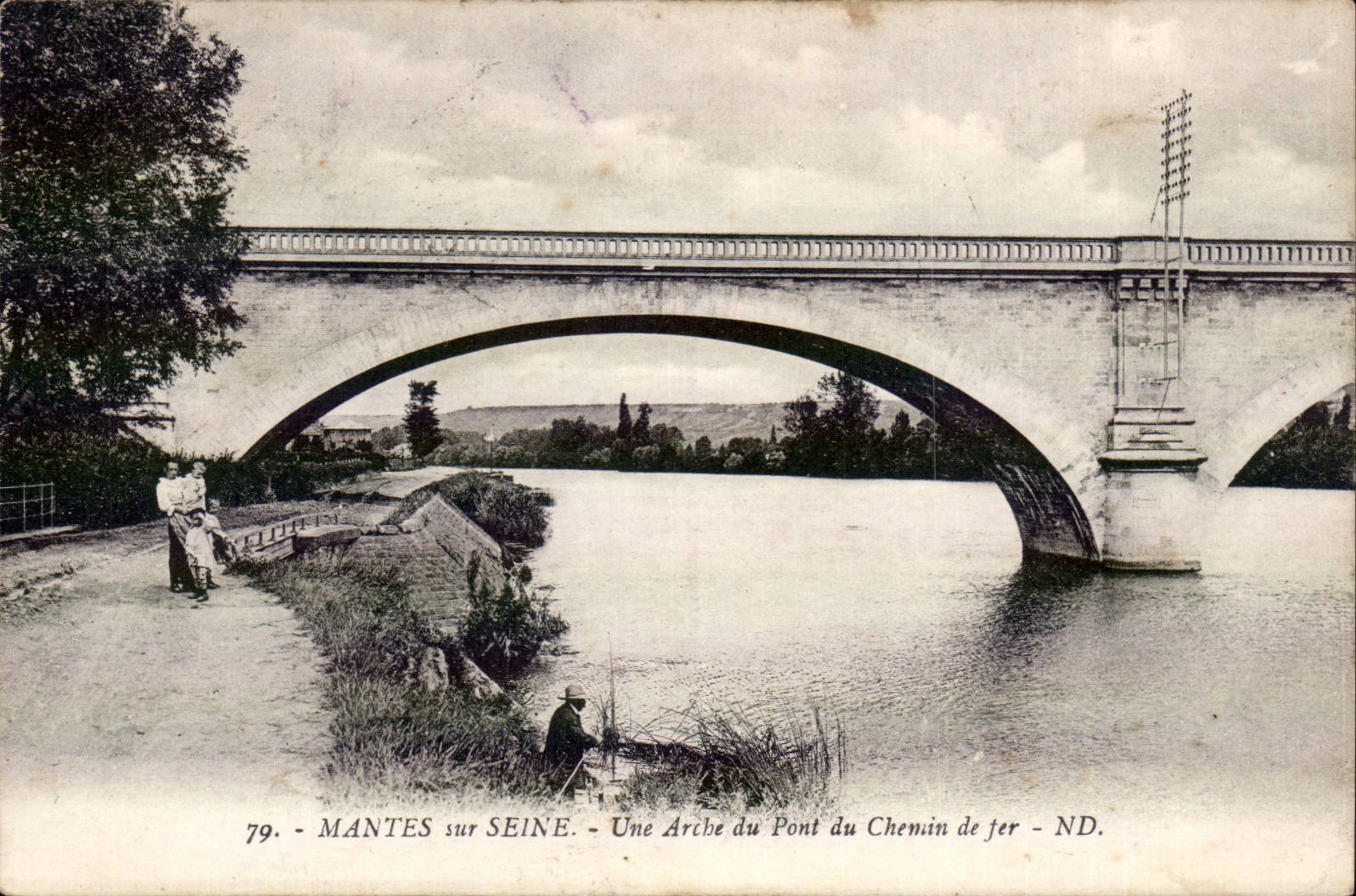 Mantes sur Seine - Une Arche du Pont du Chemin de Fer CPA 