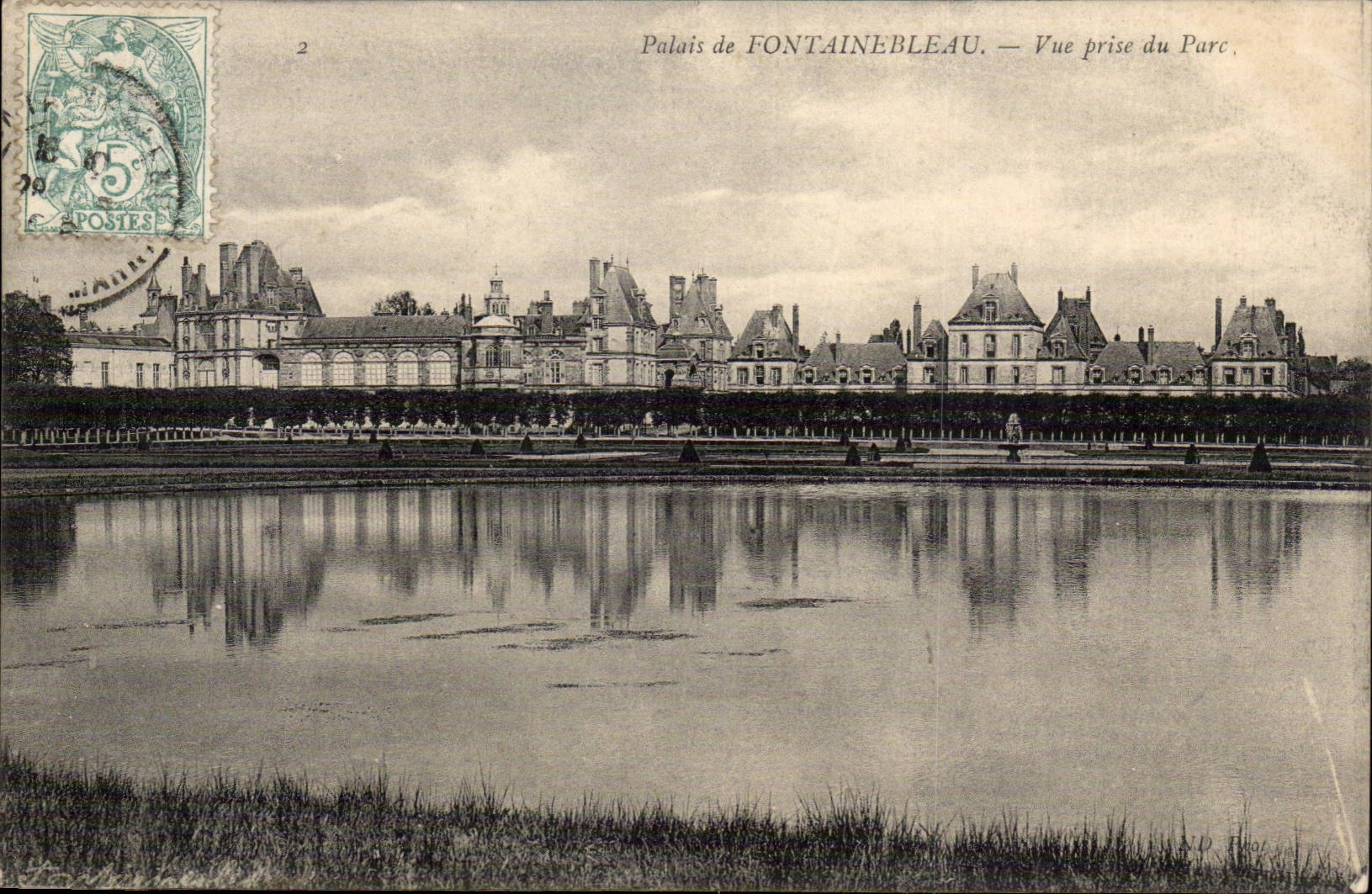 Palazzo di FONTAINEBLEAU — Vista presa dal Parco — N.D. Béat, editore