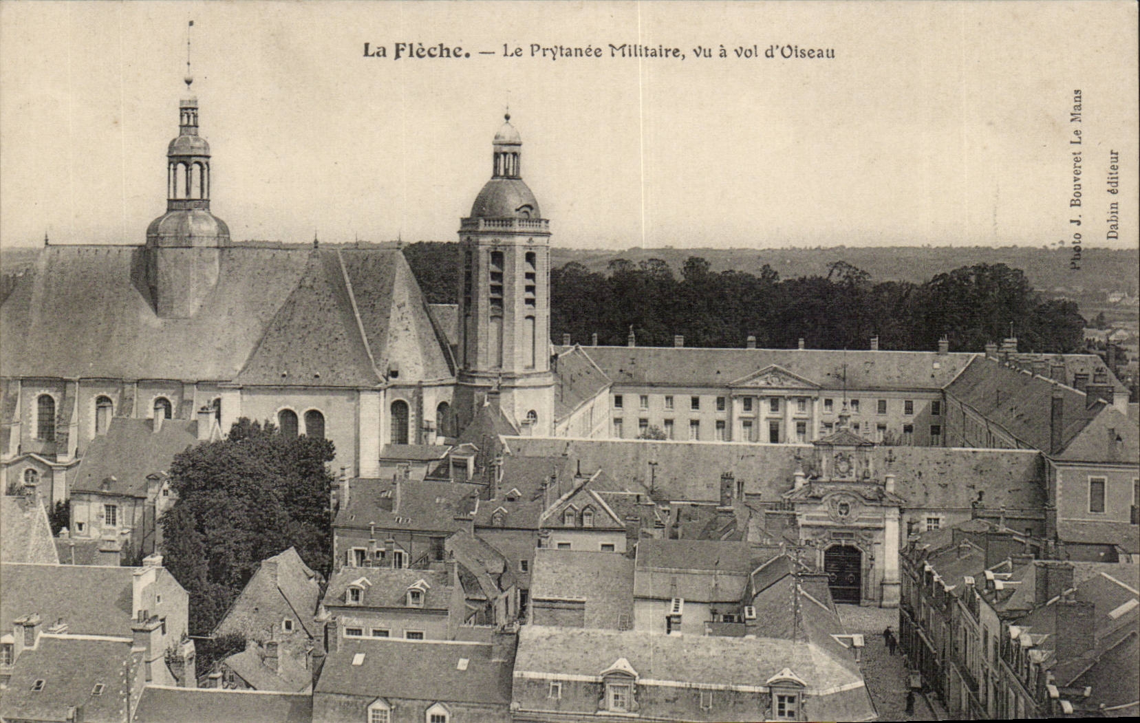 La Fleche CPA Le Pyranee militaire vu a vol d'oiseau