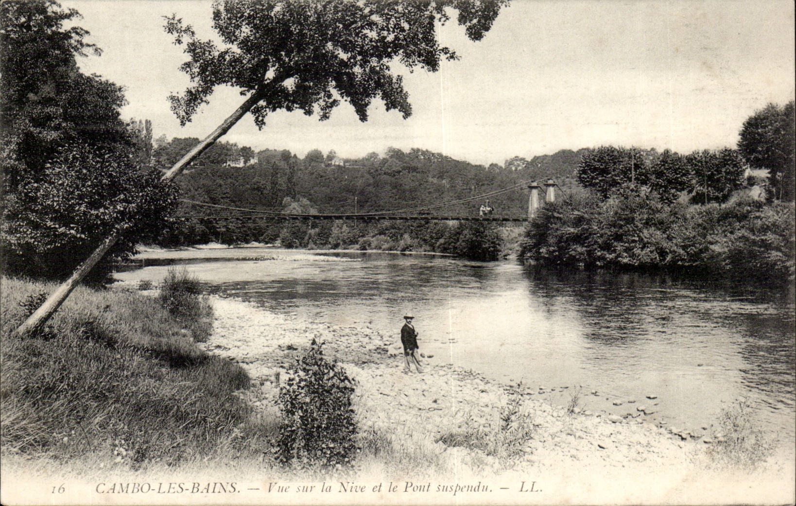 Cambo-les-Bains — Vue sur la Nive et le Pont suspendu — LL.