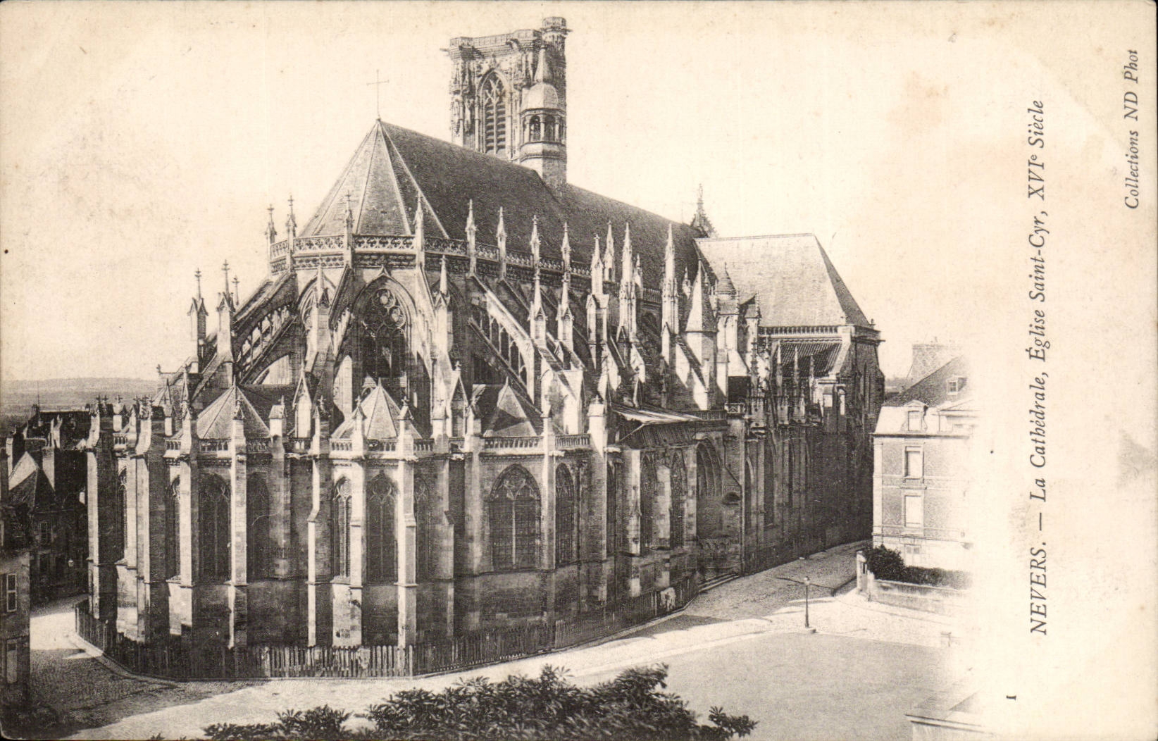 Nevers — La Cathédrale, Église Saint-Cyr, XIVe siècle — Collections ND Phot
