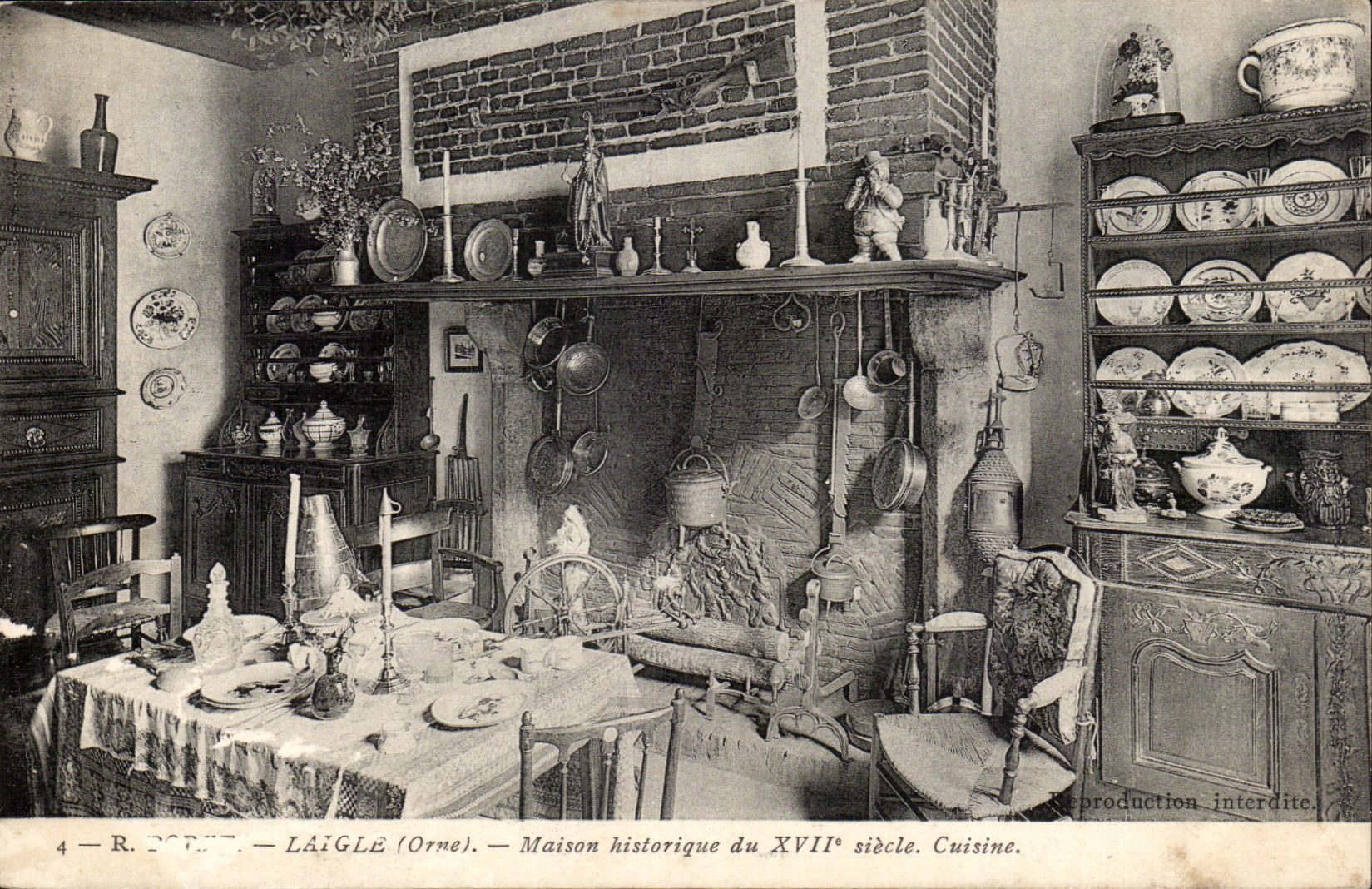 Laigle cPA Maison historique du 17eme Cuisine