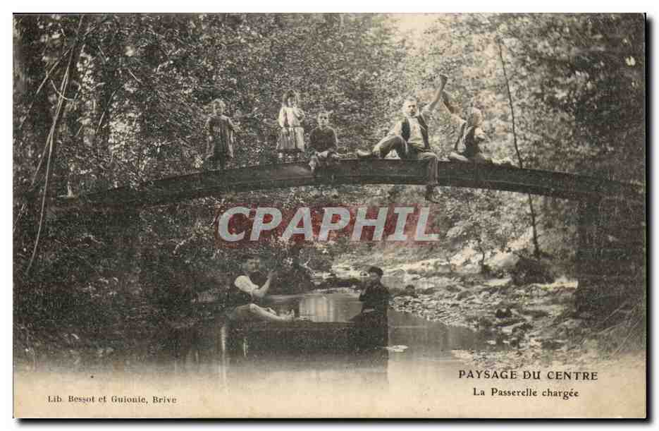 Paysage du Centre CPA La passerelle chargee (enfants)
