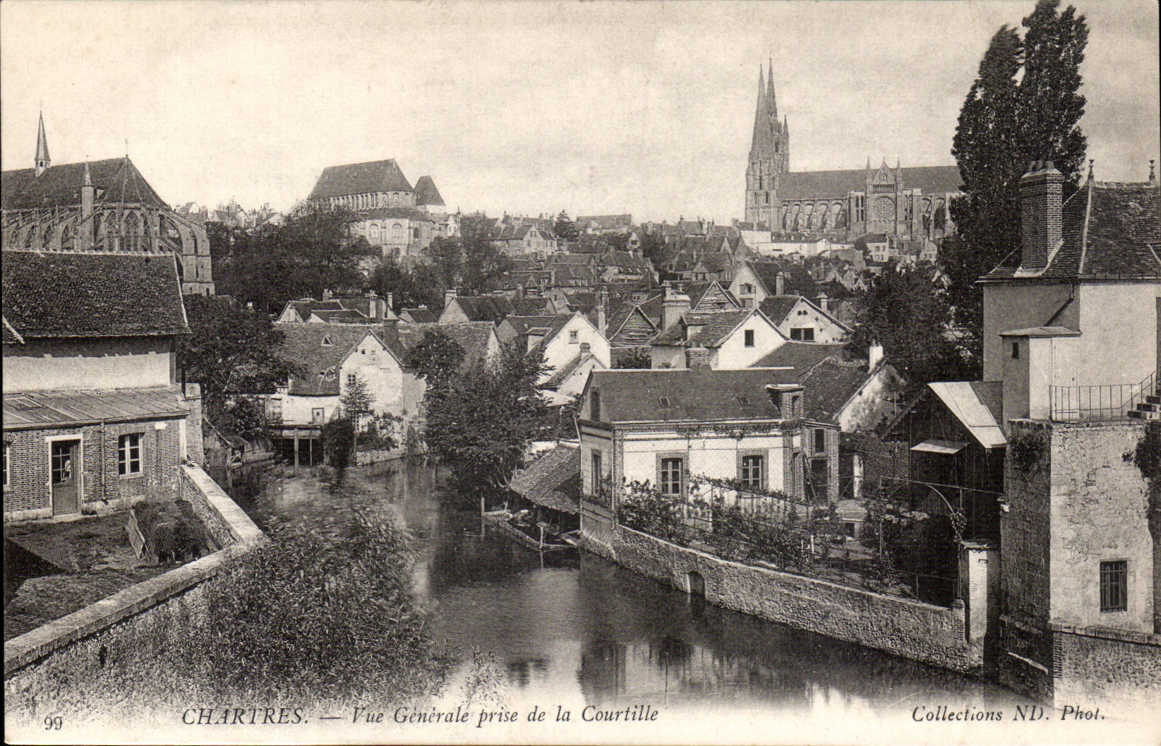 Chartres cPA Vue generale prise de la Courtille