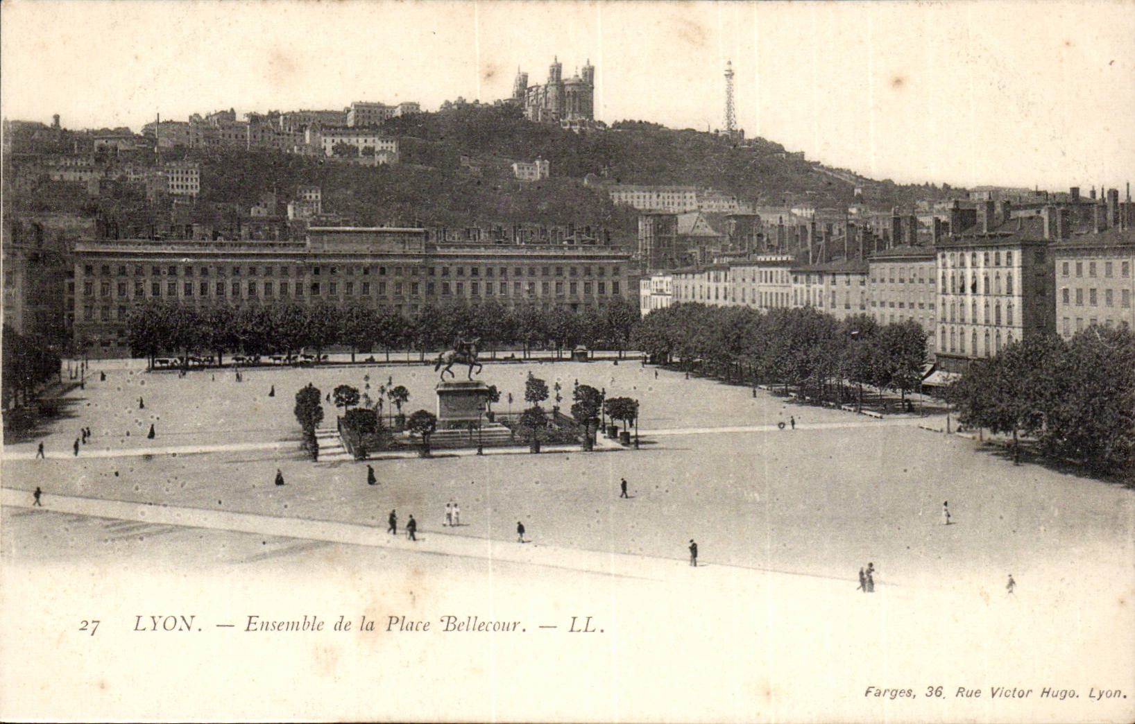 LYON — Ensemble de la Place Bellecour — Farges, 36 Rue Victor Hugo, Lyon