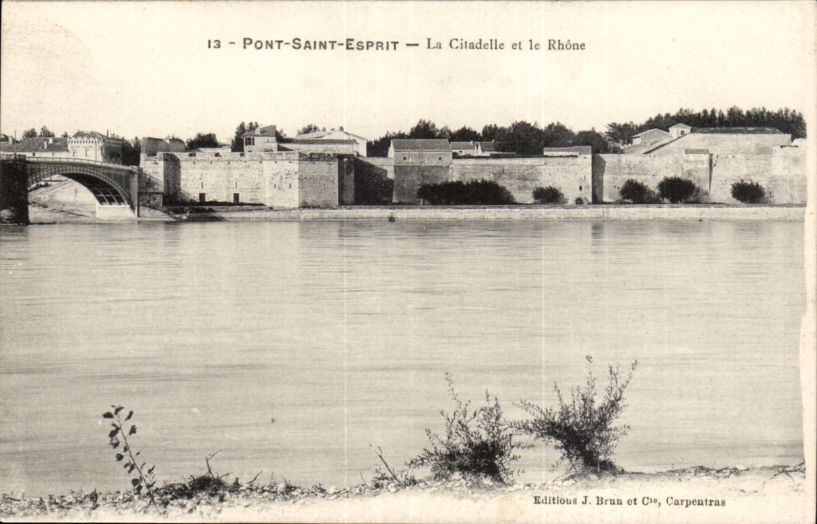 Pont Saint Esprit CPa La citadelle et le Rhone