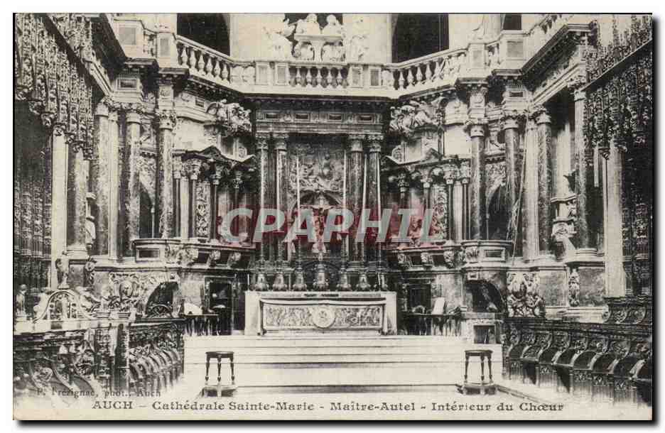 Auch CPA Cathedrale Sainte marie Maitre autel Interieur du choeur