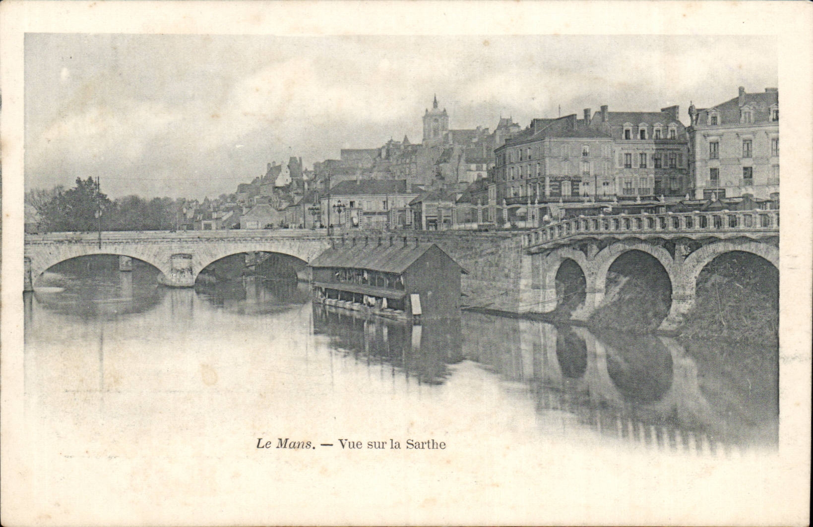 Le Mans CPA Vue sur la Sarthe