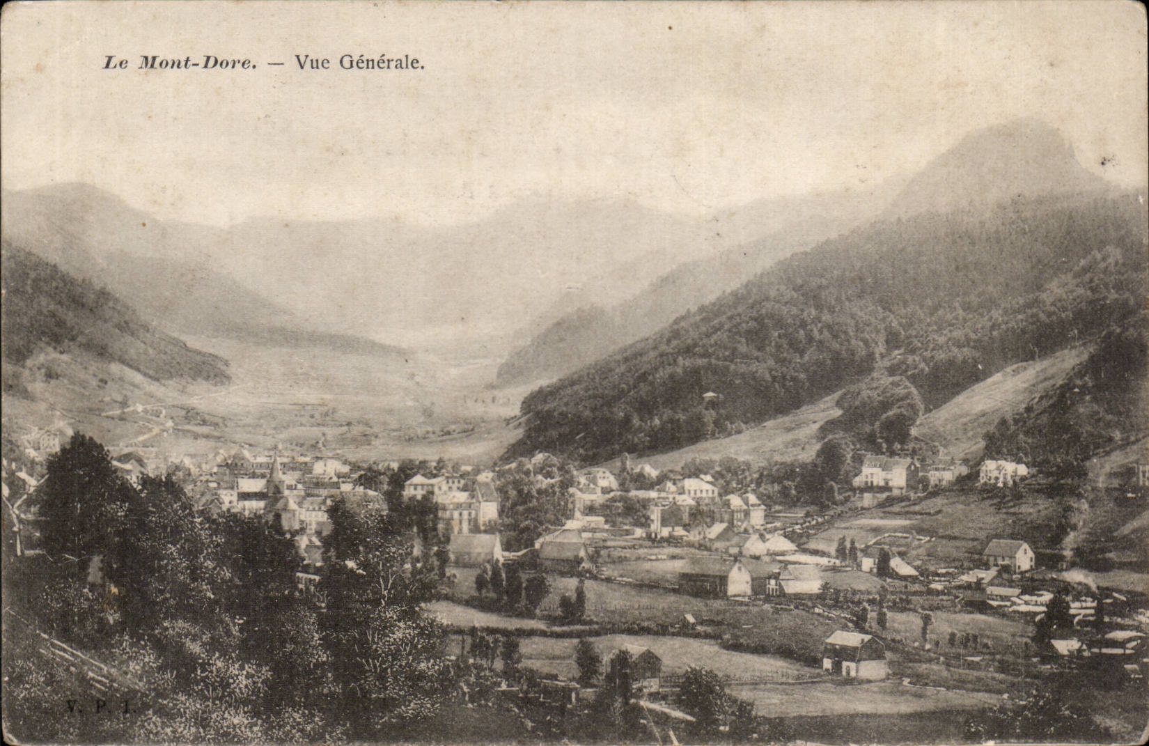 Le mont Dore cPA Vue generale