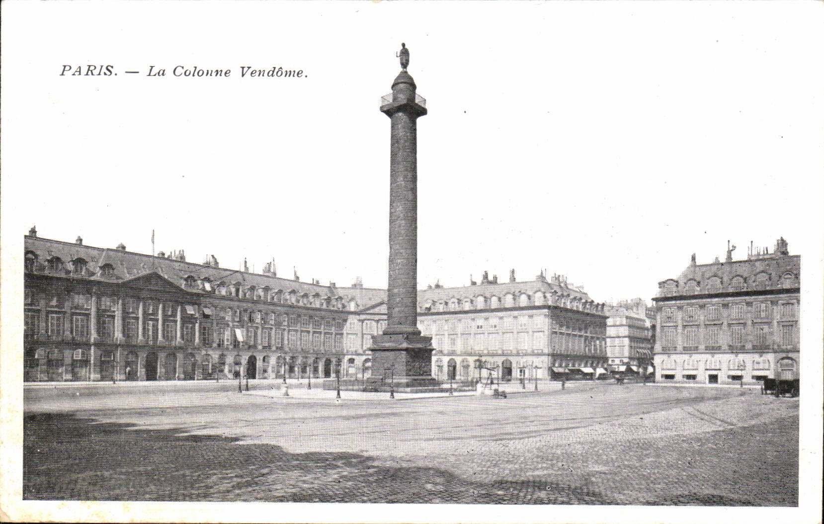 Paris CPA La colonne Vendome