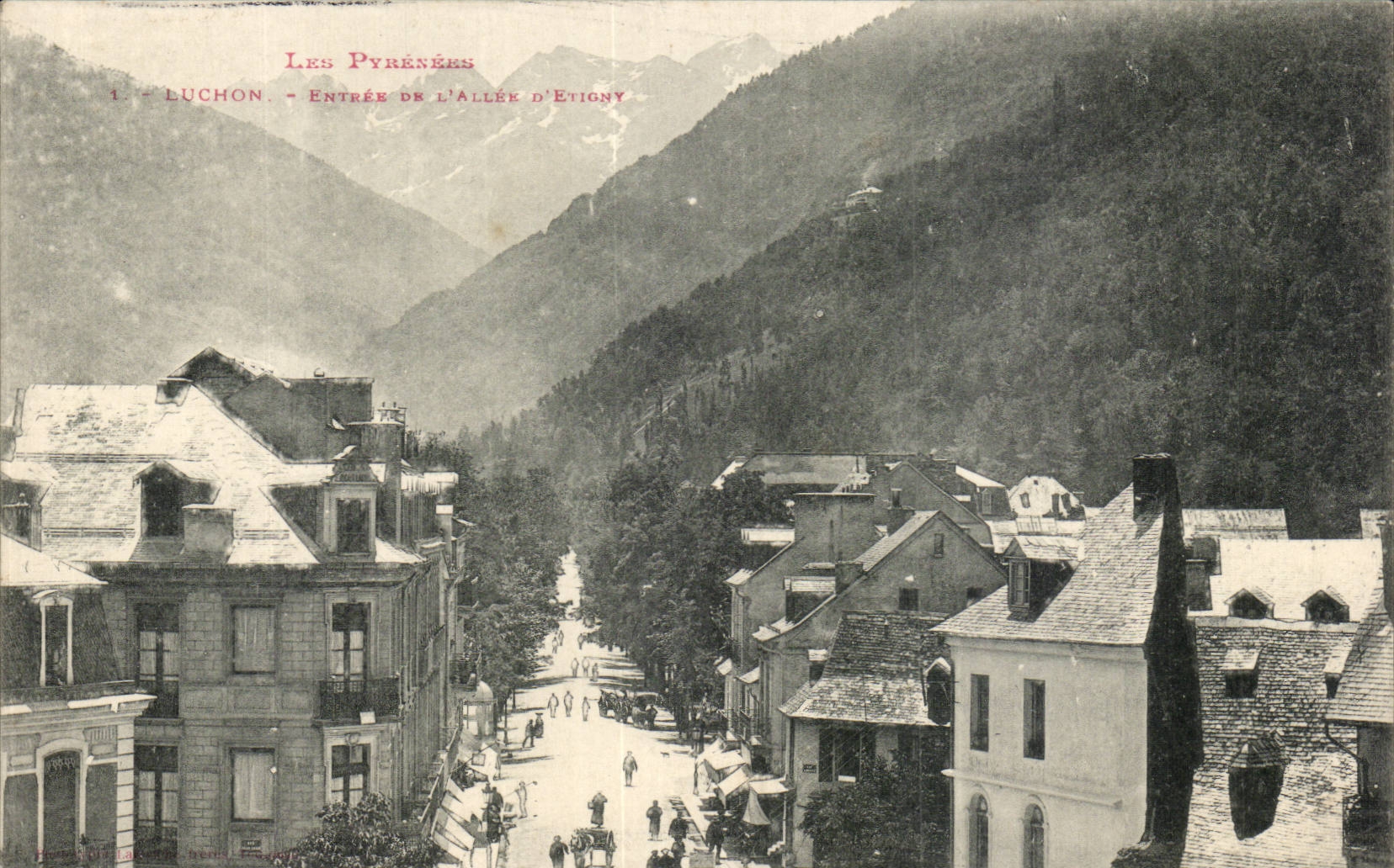 Luchon — Entrée de l'Allée d'Etigny — Les Pyrénées