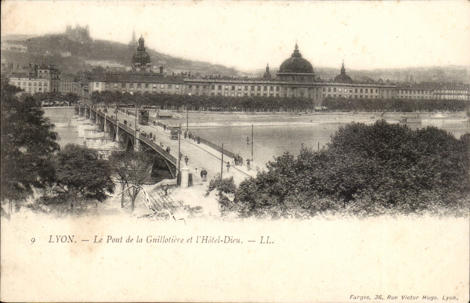 LYON. — Le Pont de la Guillotière et l'Hôtel-Dieu. — LL.