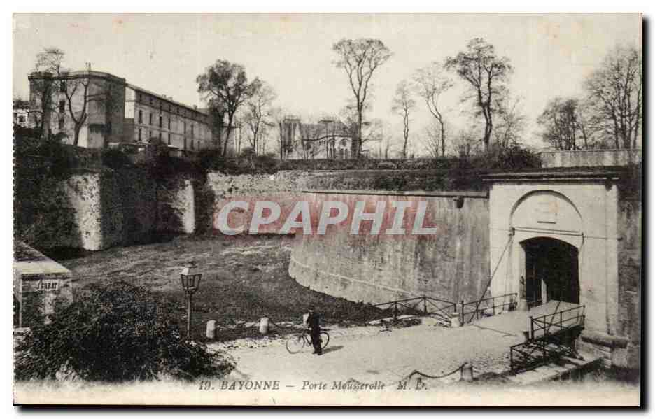 Bayonne cPA Porte Mousterolle