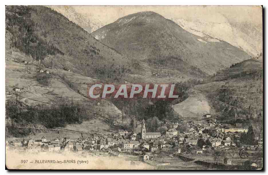 Allevard-les-Brins (Isère) — vue panoramique du village et des montagnes — éditeur inconnu, n° 597