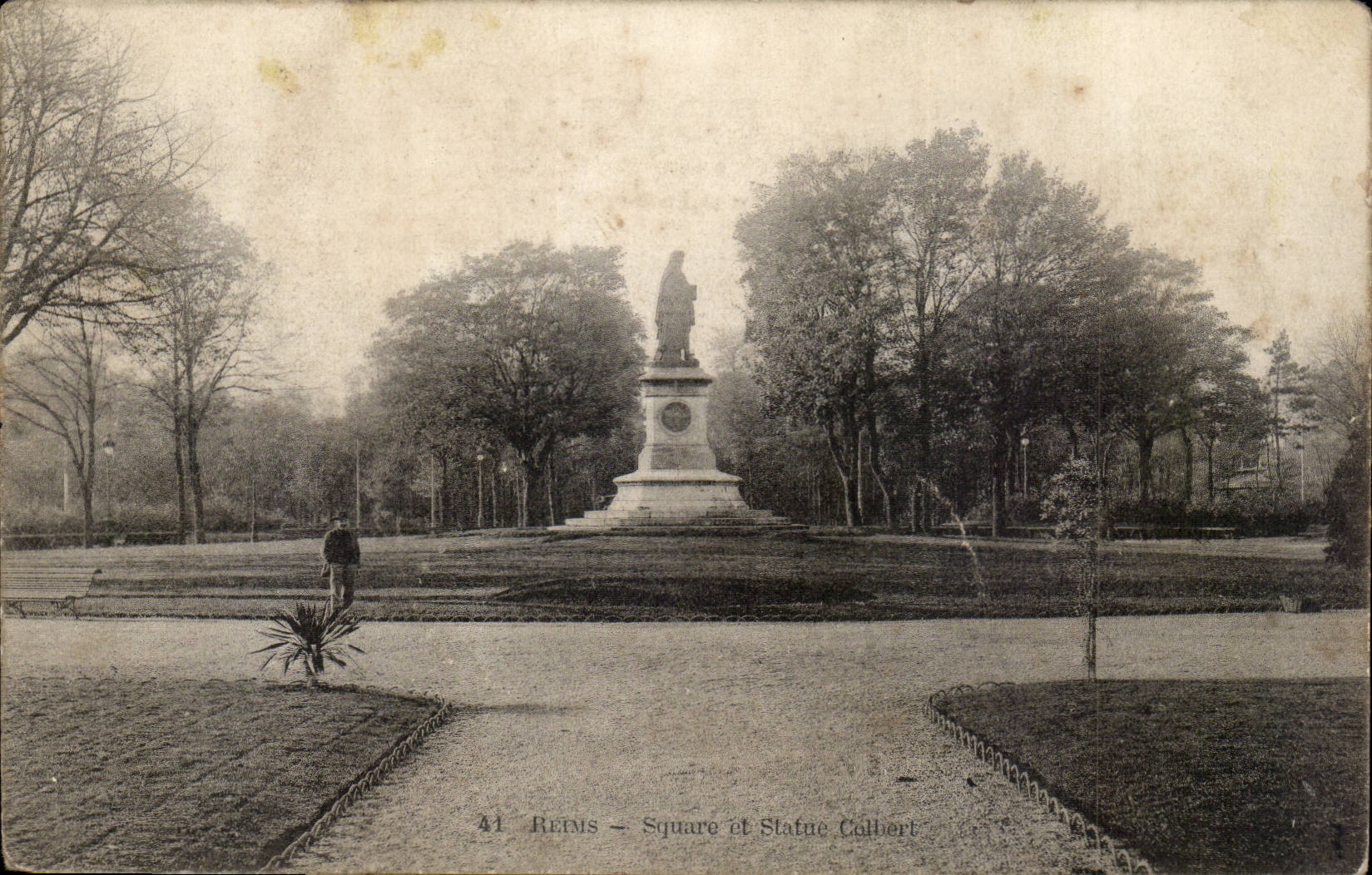 Reims CPA Square et statue Colbert