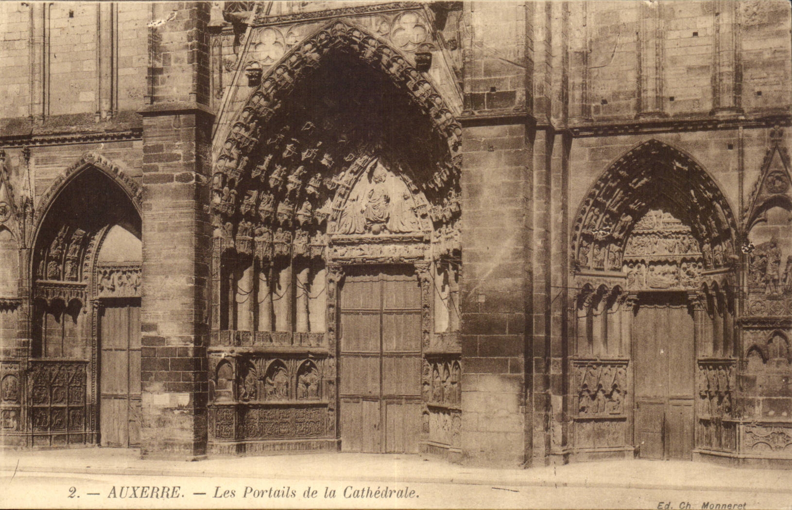 Auxerre CPA Les portails de la cathedrale