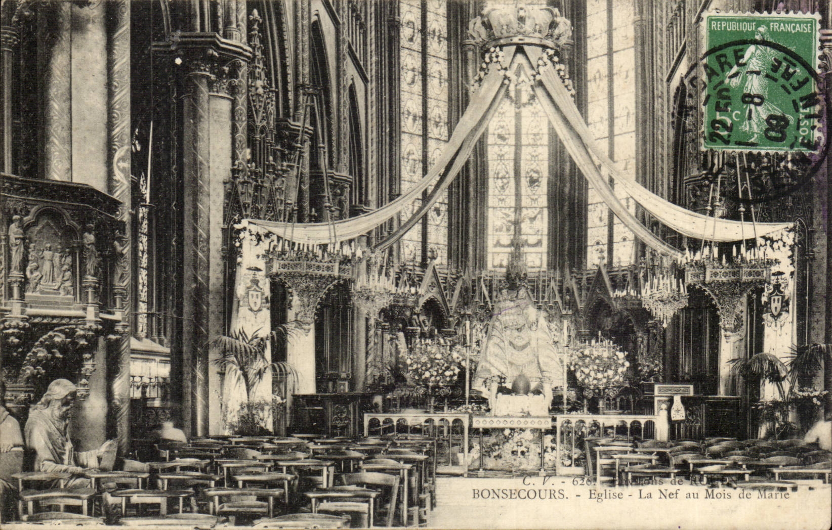 Rouen CPA Bonsecours Eglise La nef au mois de Marie