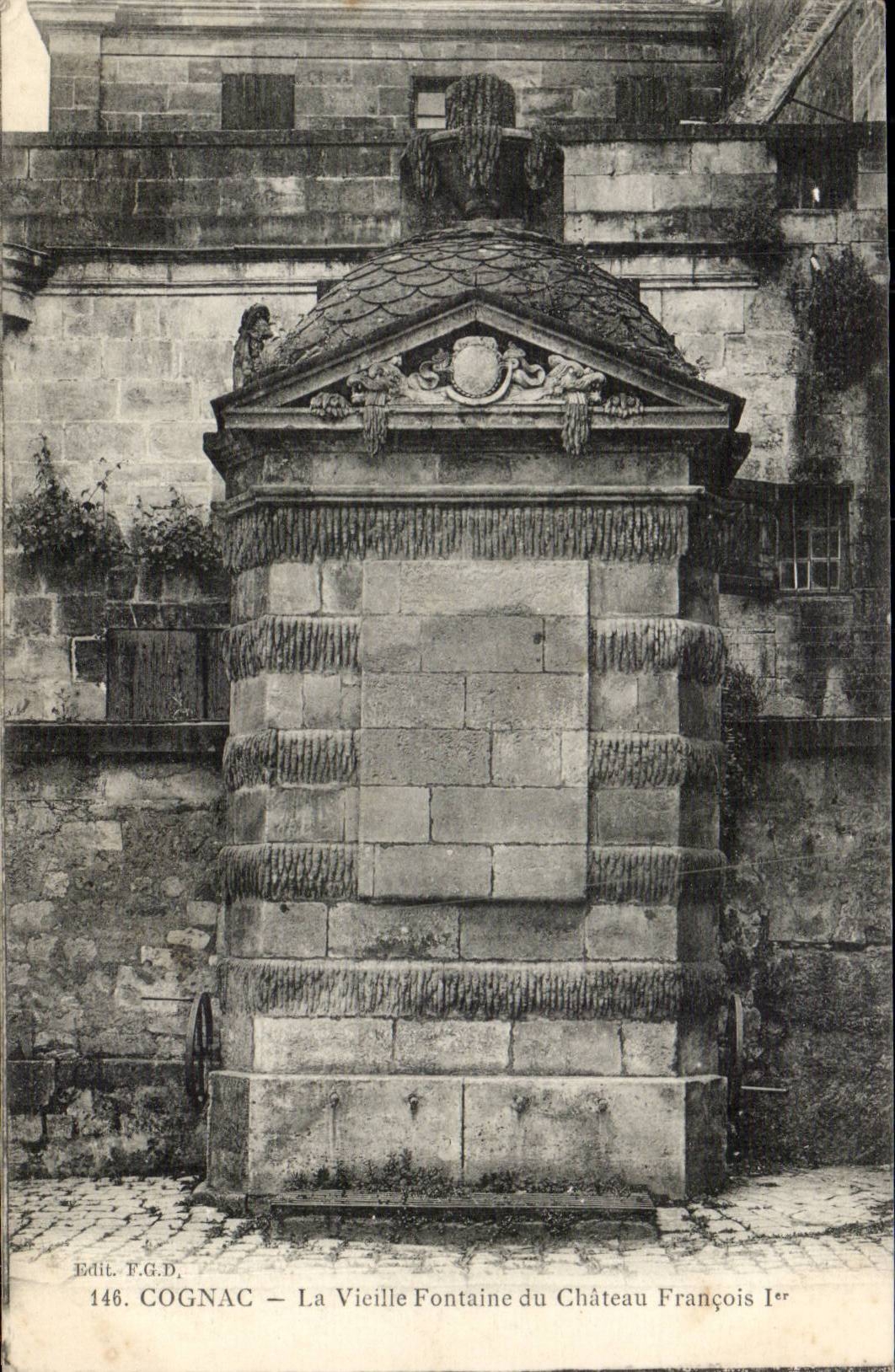 Cognac CPA La vieille fontaine du chateau Francois 1er