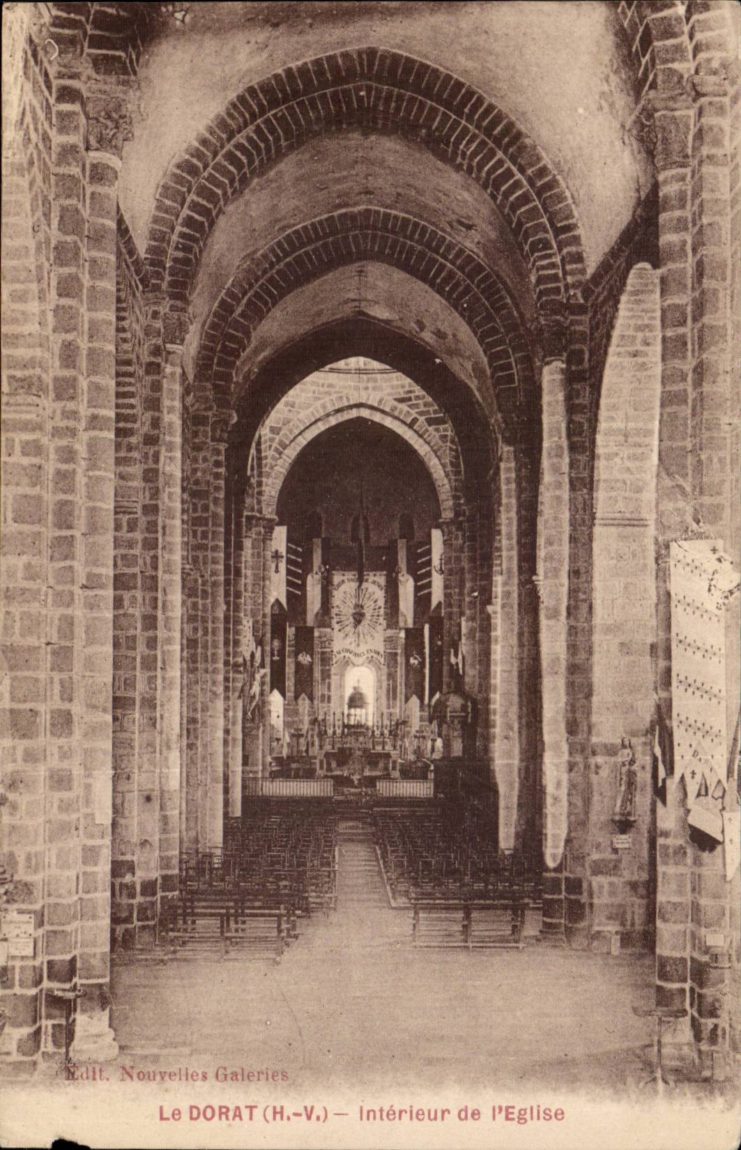 Le Dorat - Interieur de l'Eglise - CPA 