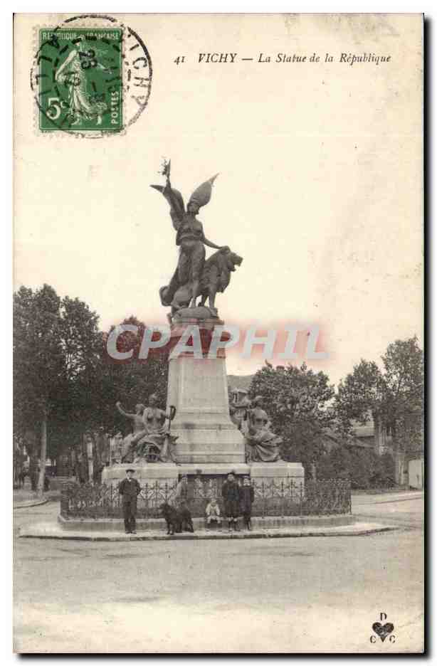 Vichy - La Statue de la Republique - CPA 