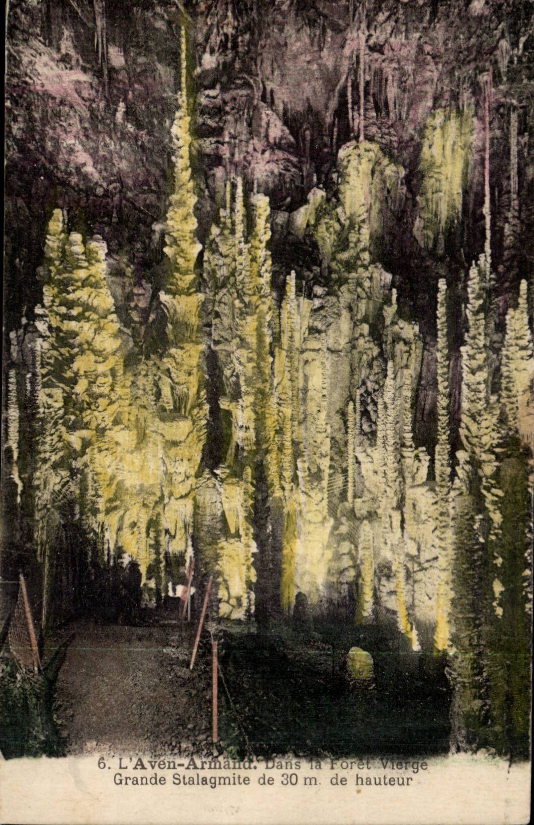 L'Aven-Armand — Grande Stalagmite de 30 m. de hauteur — Éditeur non identifié, n°6