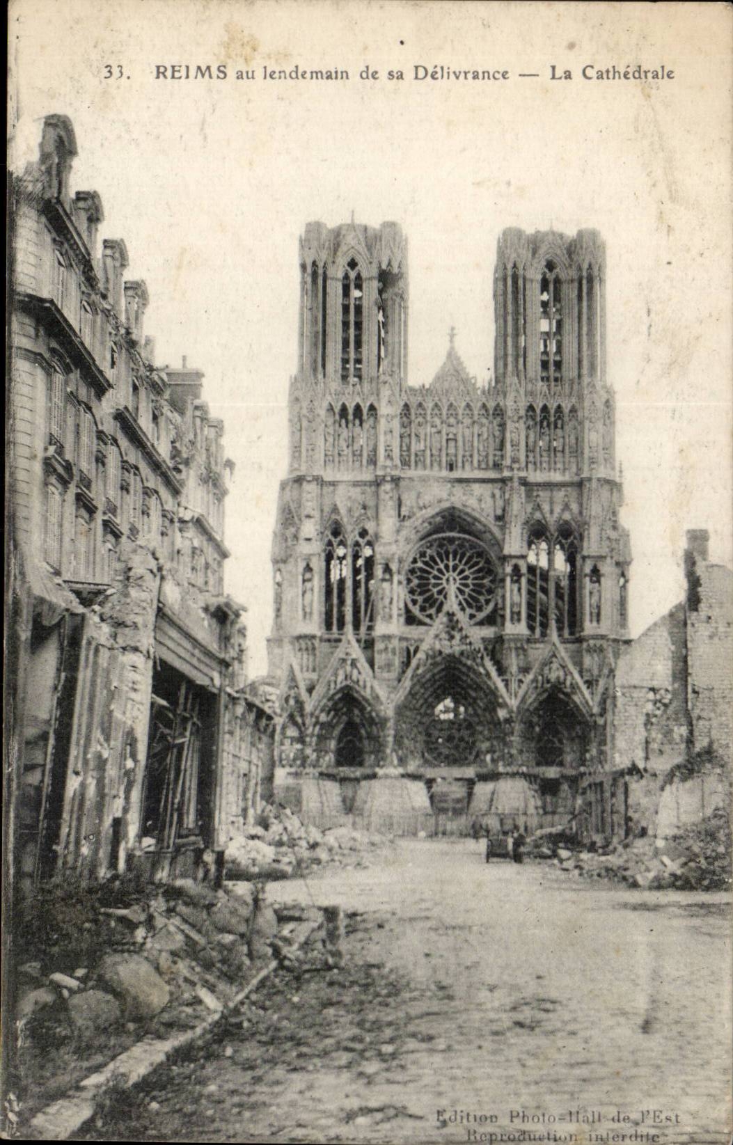 Reims CPA Au lendemain de sa delivrance La cathedrale