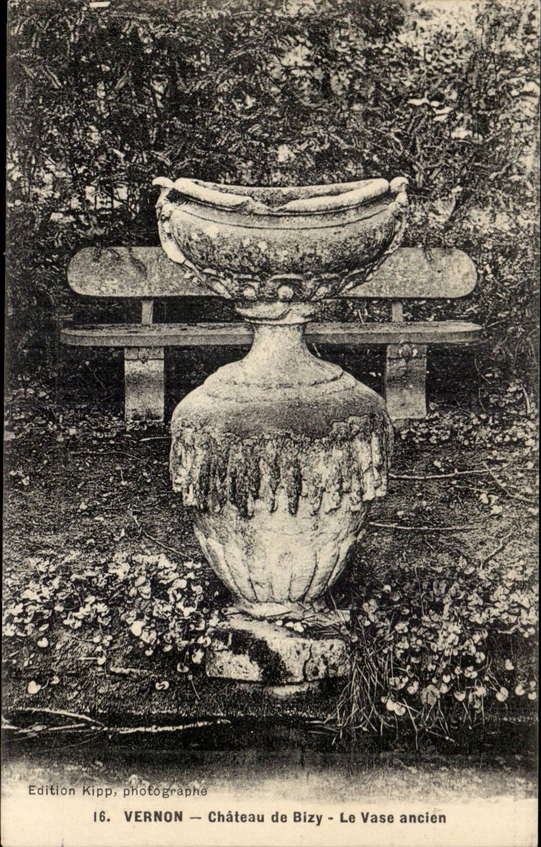 Vernon — Château de Bizy — Le Vase ancien — Édition Kipp, photographie n°16