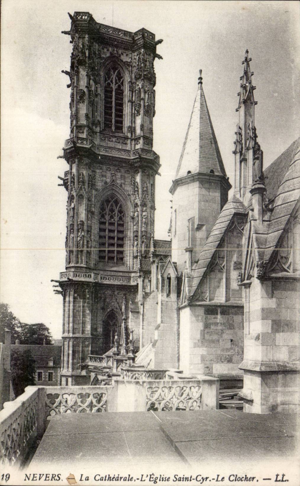 Nevers — La Cathédrale, L'Église Saint-Cyr, Le Clocher — LL