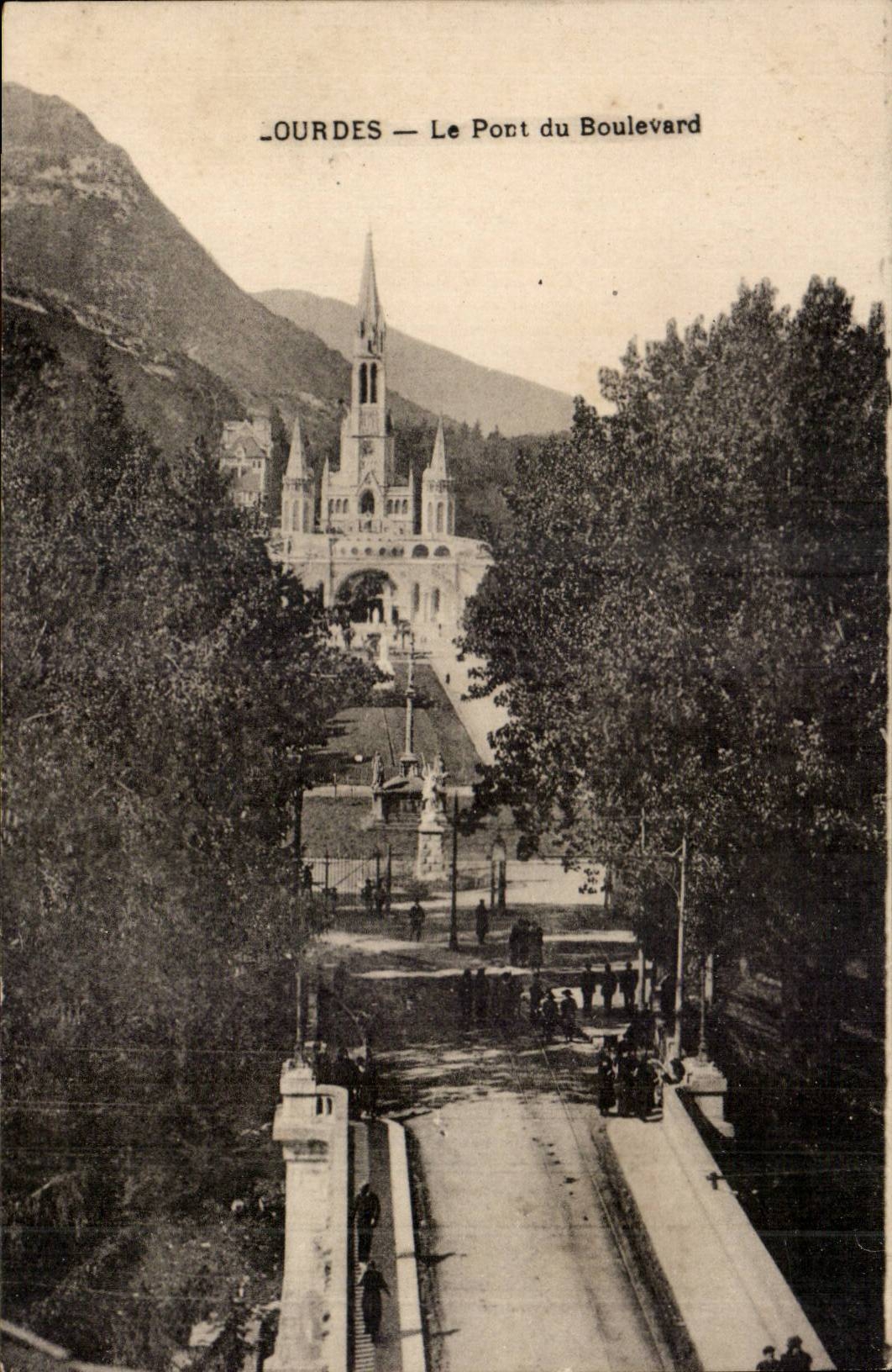 Lourdes CPA Le pont du boulevard