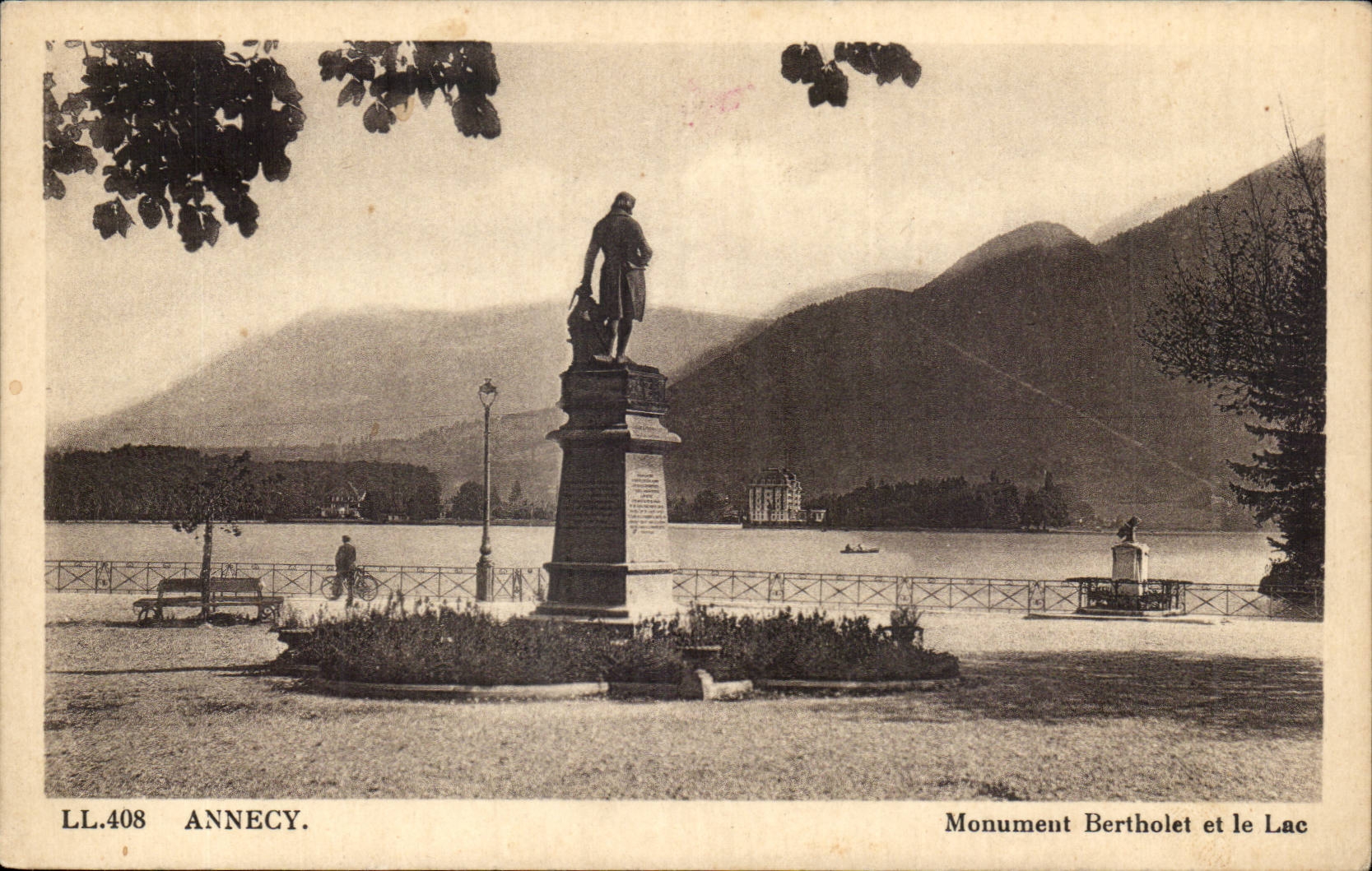 Annecy - Monument Bertholet et le lac - CPA 