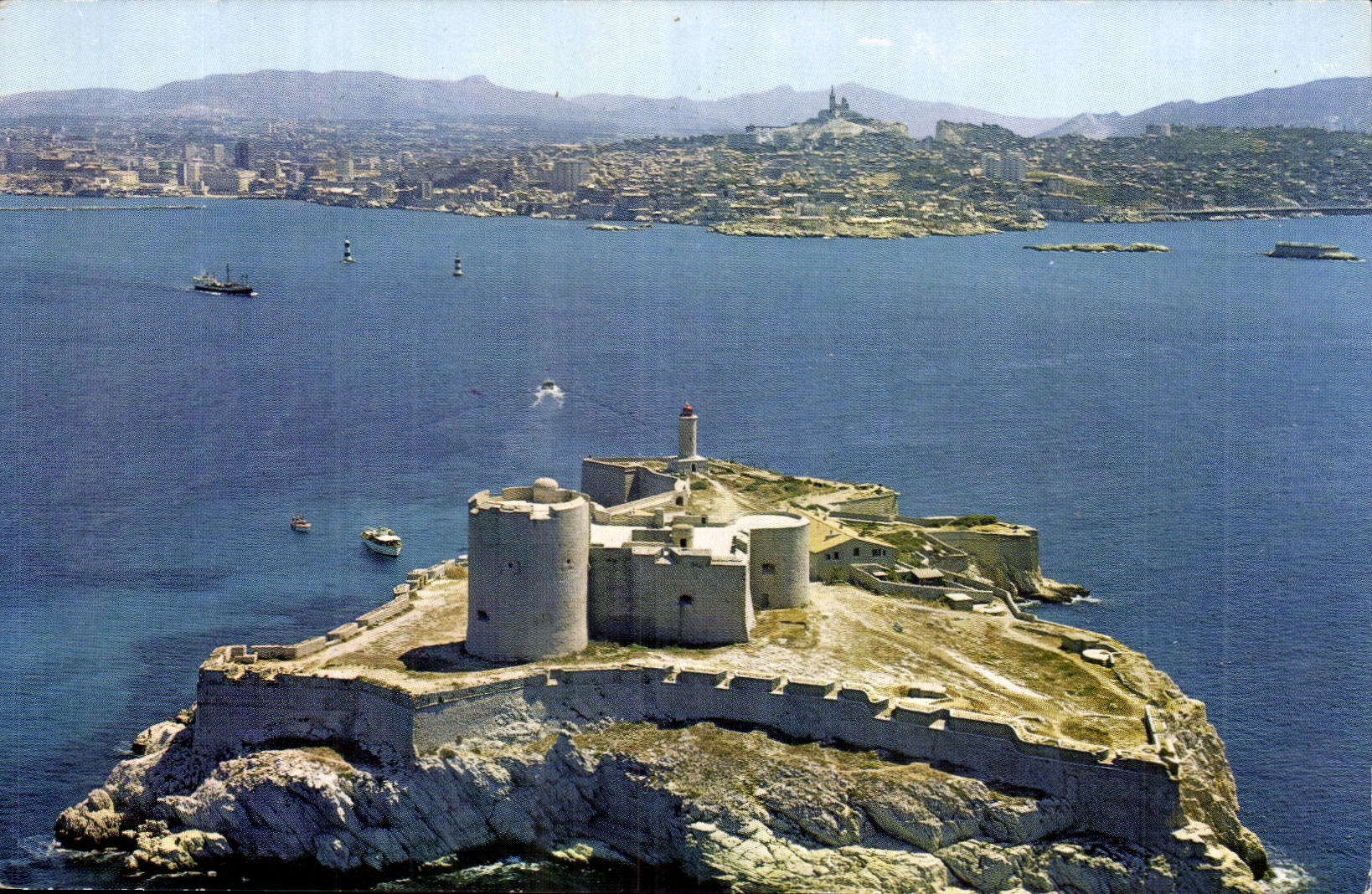 Marseille - Les Routes du Ciel - Vue Aerienne du Chateau d'If - dans le fond Basilique - CPA 