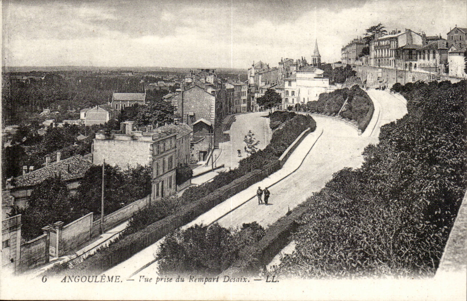 Angouleme - Vue prise du Rempart Desaix - CPA 