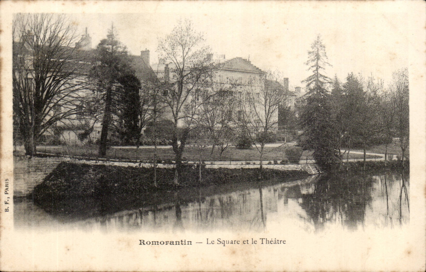 Romorantin CPA Le square et le theatre