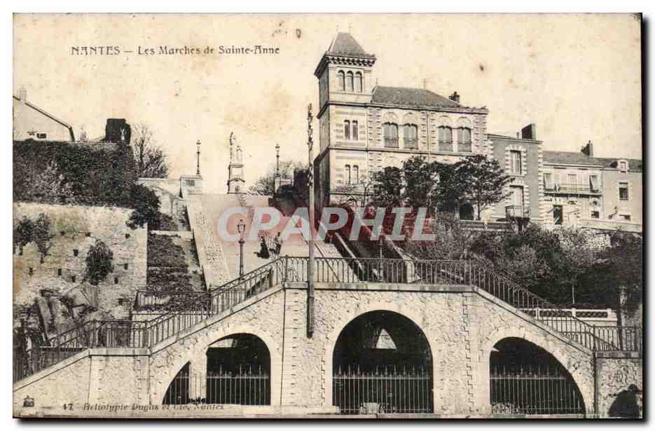 Nantes CPA Les marches de Saint Anne