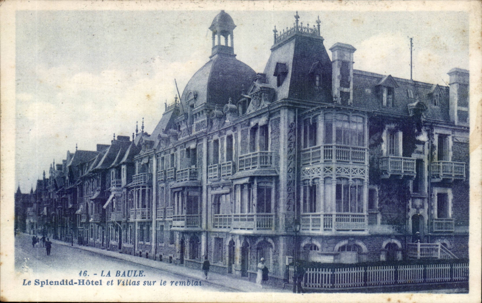 La Baule sur Mer CPA Le Splendid Hotel et villas sur le remblai
