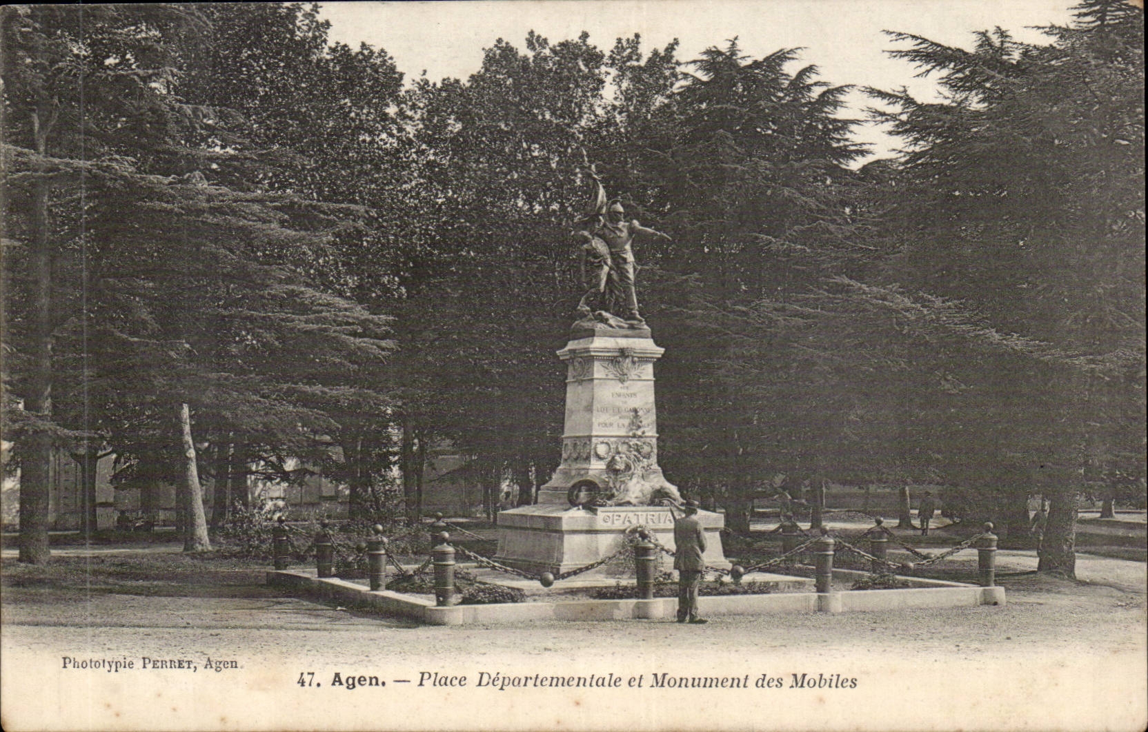 Agen — Place Départementale et Monument des Mobiles — Phototypie PERNET, Agen, n°47