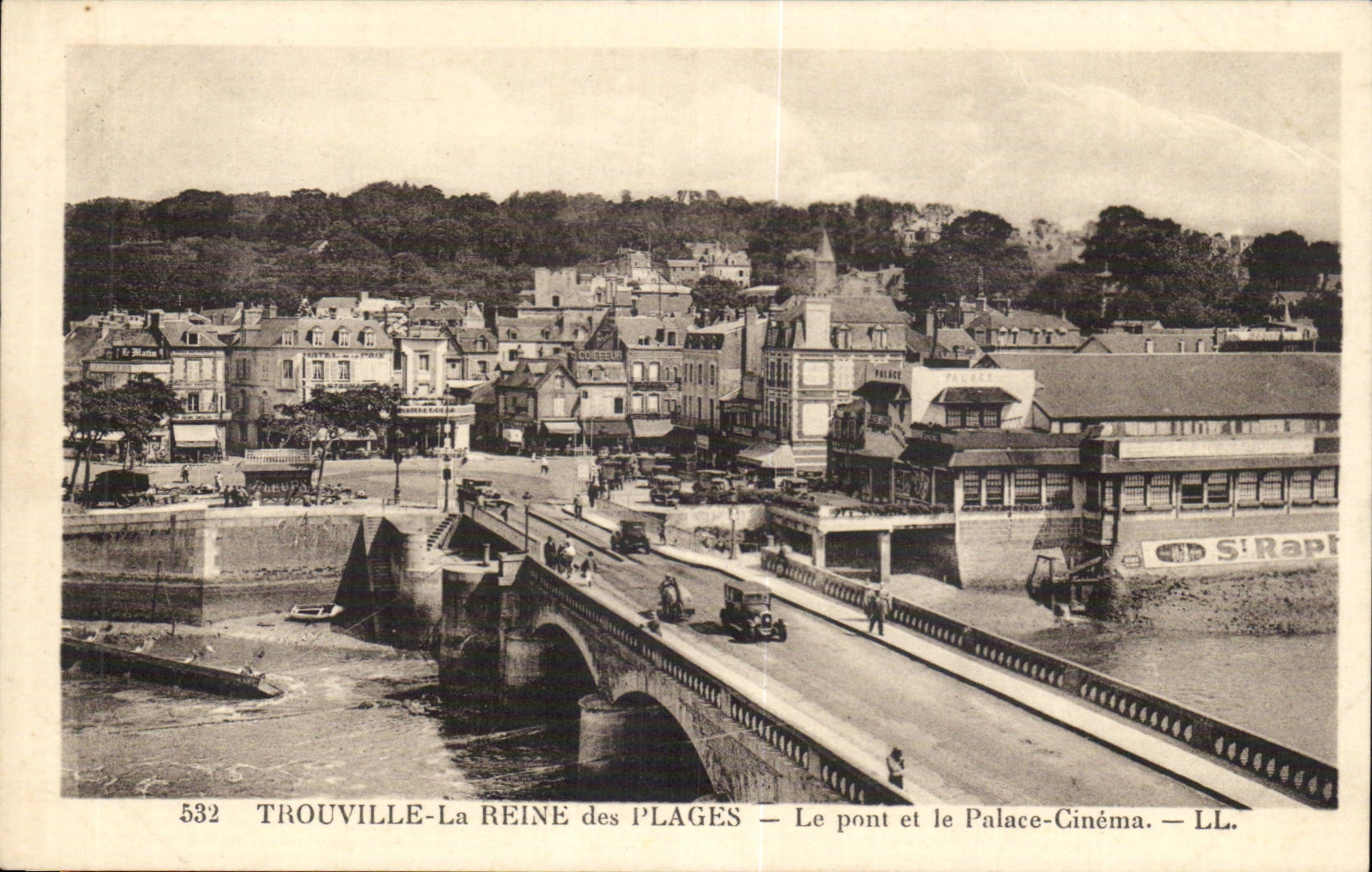 Trouville Reine des plages CPA Le pont et le palace Cinema